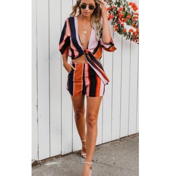 VICI dolls striped pocketed shorts - Picture 4 of 6